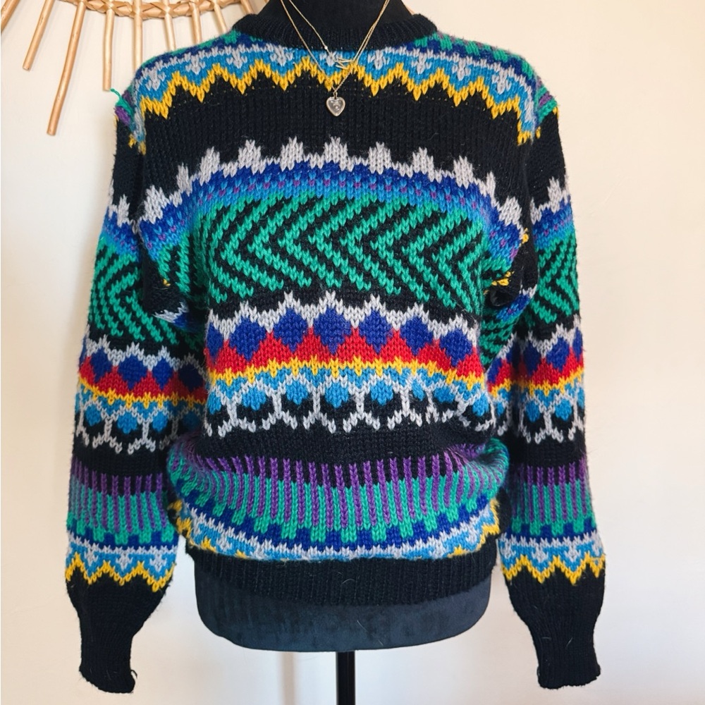 Boston Traders Black Multicolor Crewneck Sweater